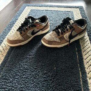 ⚡️ Nike dunk low premium brown snake skin. Men 9. Perfect condition 🤎🐍